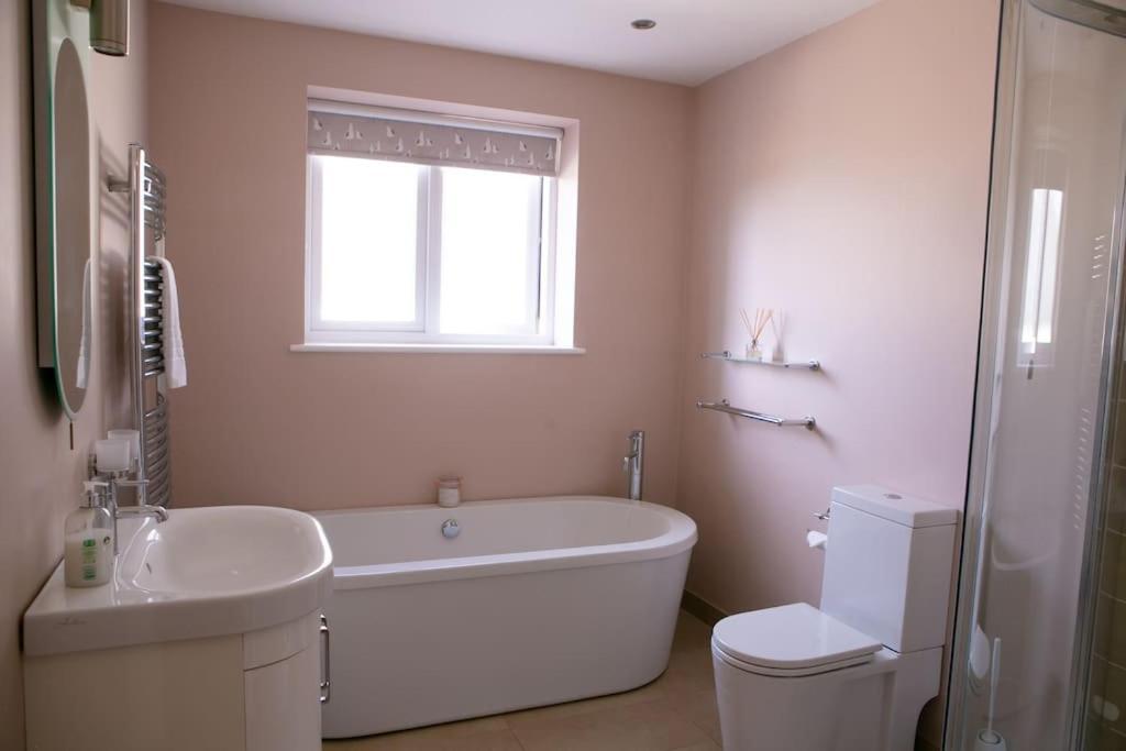 Wow I'M Living On The Beach. Luxury 4 Bed Sleeps 8 Pagham Ngoại thất bức ảnh