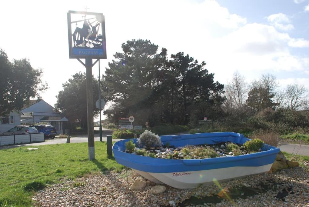 Wow I'M Living On The Beach. Luxury 4 Bed Sleeps 8 Pagham Ngoại thất bức ảnh